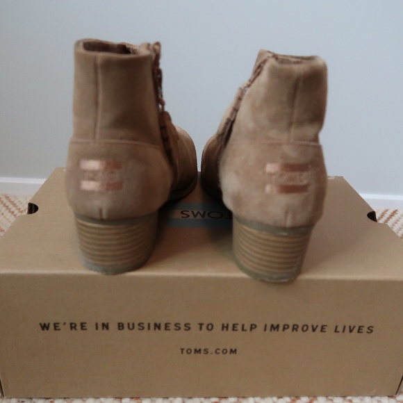 TOMS Leila Toffee Suede Booties Youth Size 6 - Picture 3 of 5